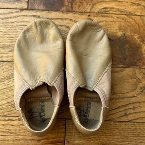 Tan So Danca Jazz Shoes!